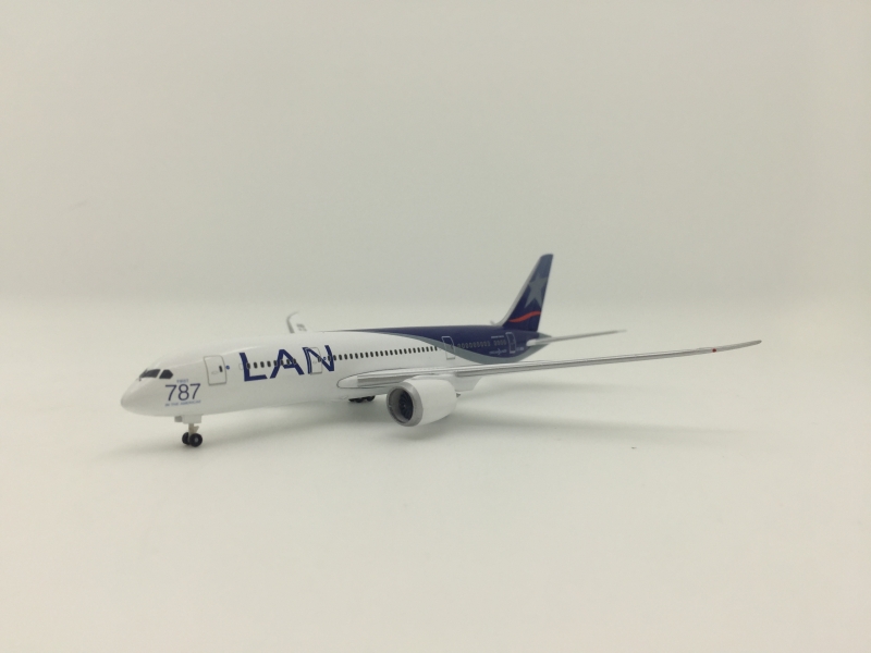 1:500 Lan Airlines B787-8