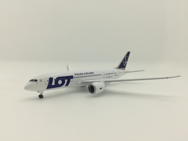 1:500 LOT Polish Airlines B ...