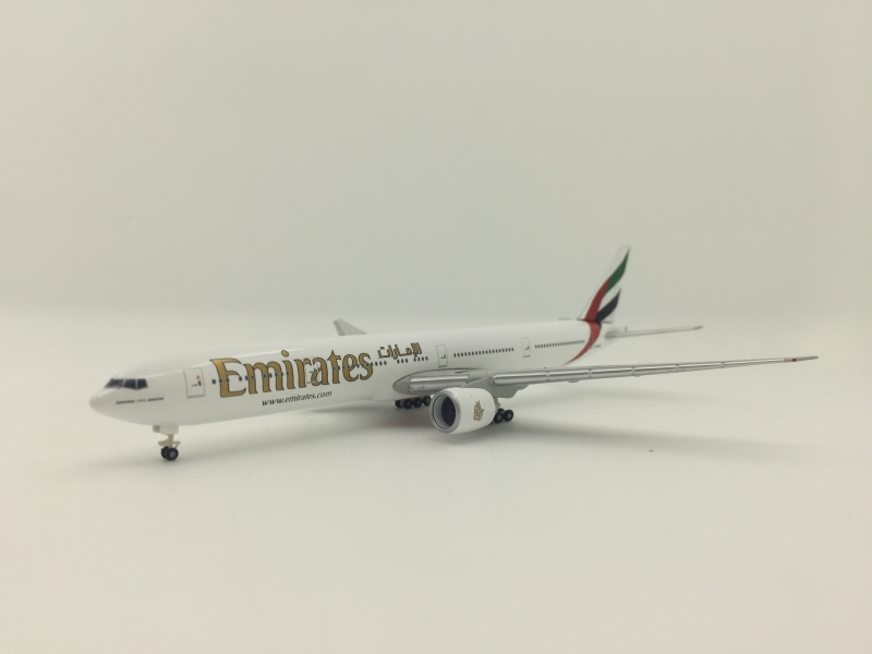 1:500 Emirates B777-300ER
