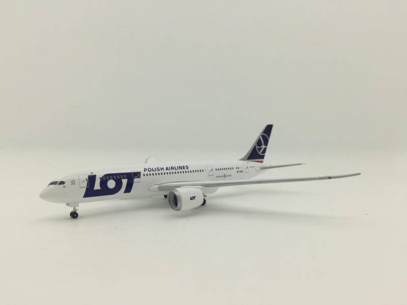 1:500 LOT Polish Airlines B ...