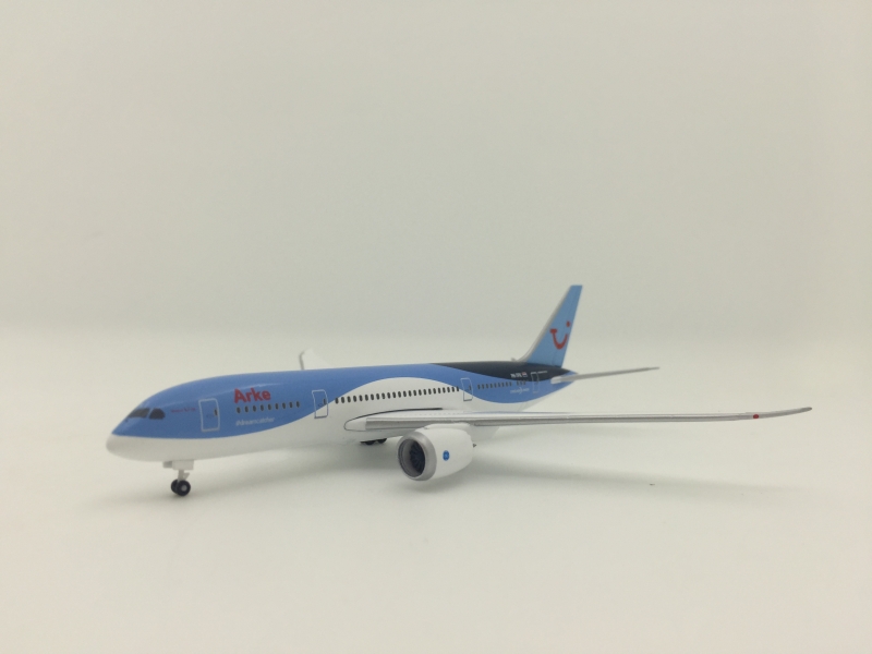 1:500 Arke B787-8