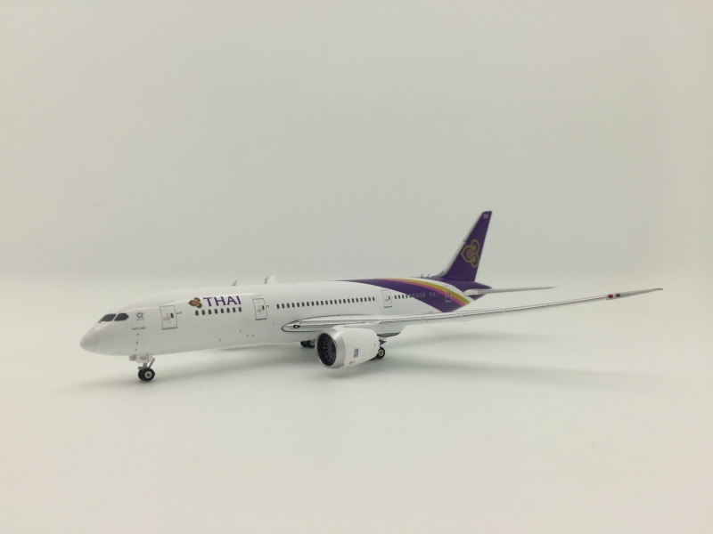 1:400 Thai 787-8