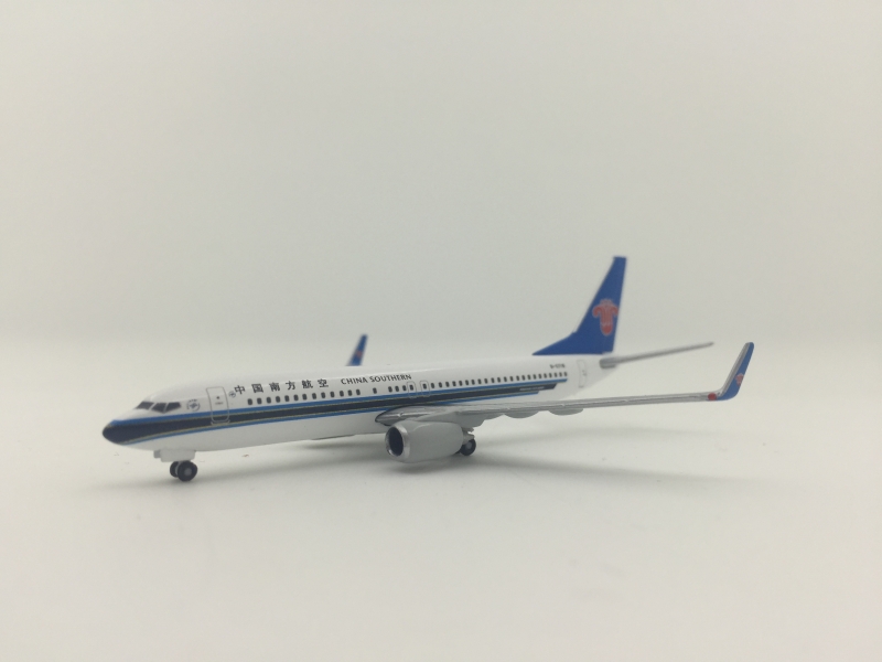 1:500 China Southern B737-8 ...
