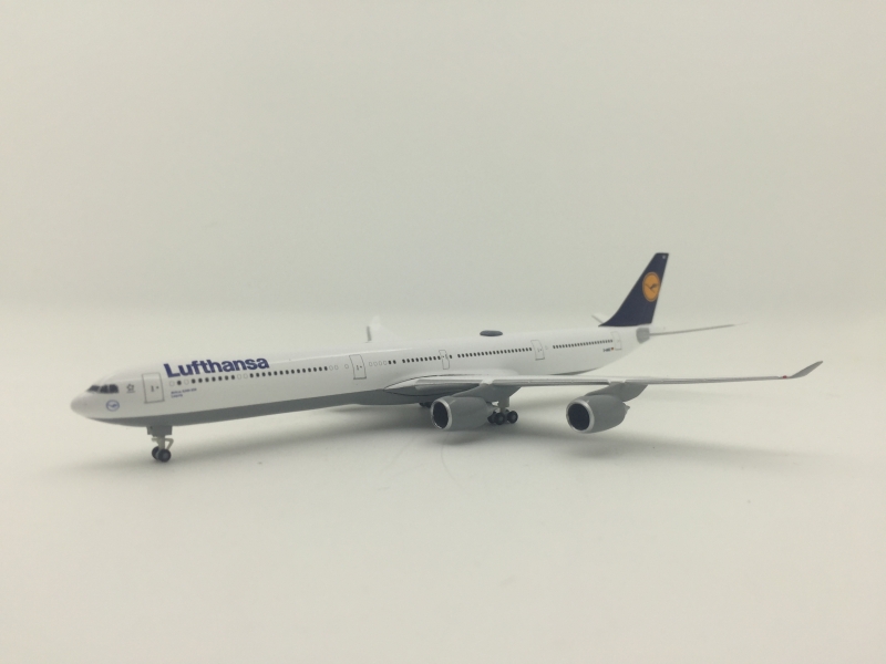 1:500 Lufthansa A340-600