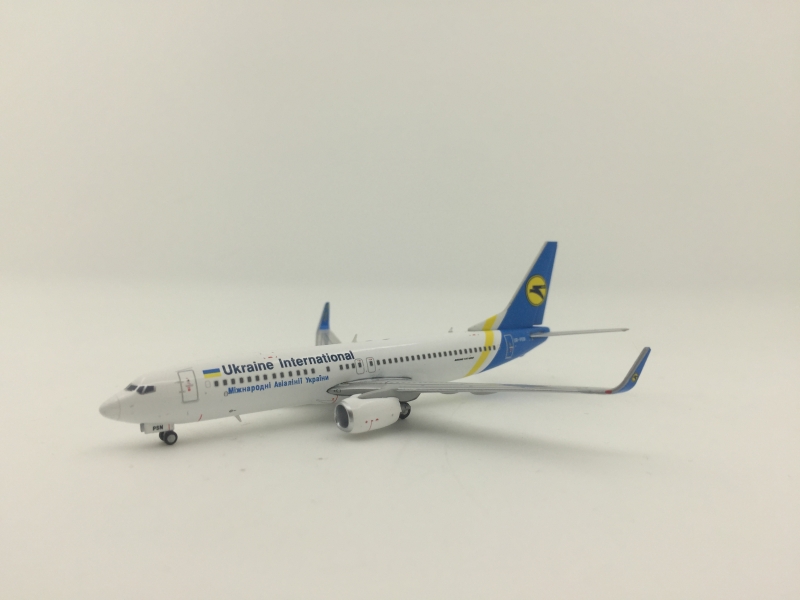 1:400 Ukaine B737-800