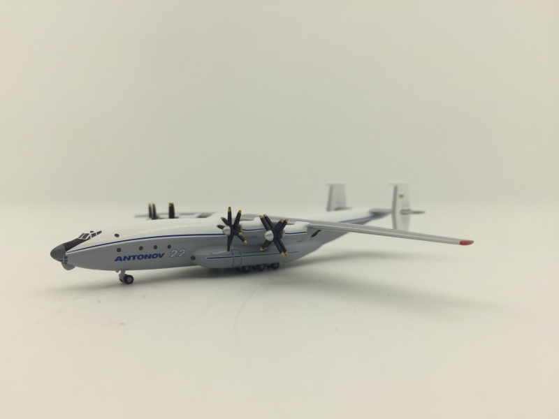 1:500 Antonov AN-22