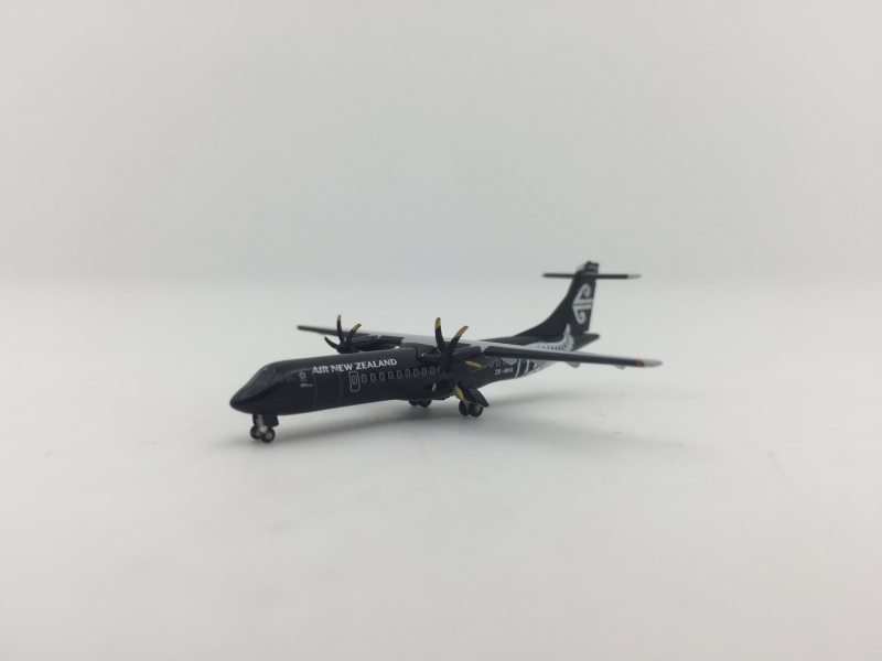 1:500 Air New Zealand ATR-7 ...