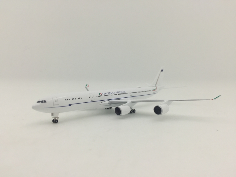 1:500 Italian Air Force A34 ...