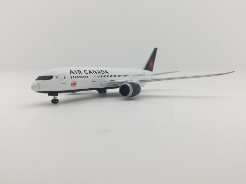 1:500 Air Canada B787-8 Dre ...