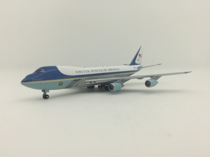 1:400 U S Air Force One B74 ...
