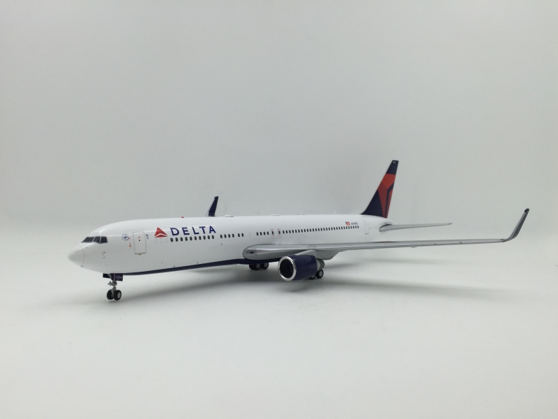1:200 Delta Airlines B767-3 ...