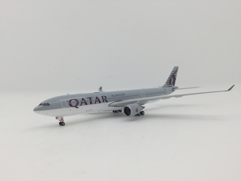 1:400 Qatar A330-300