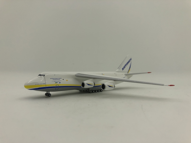 1:500 Antonov An-124