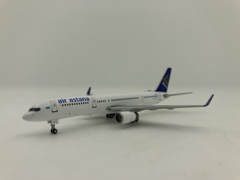 1:400 Air Astana B757-200