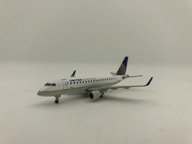 1:400 United Express ERJ-17 ...