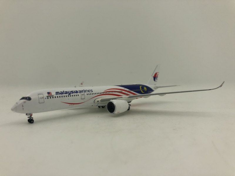 1:400 Malaysia Airlines A35 ...