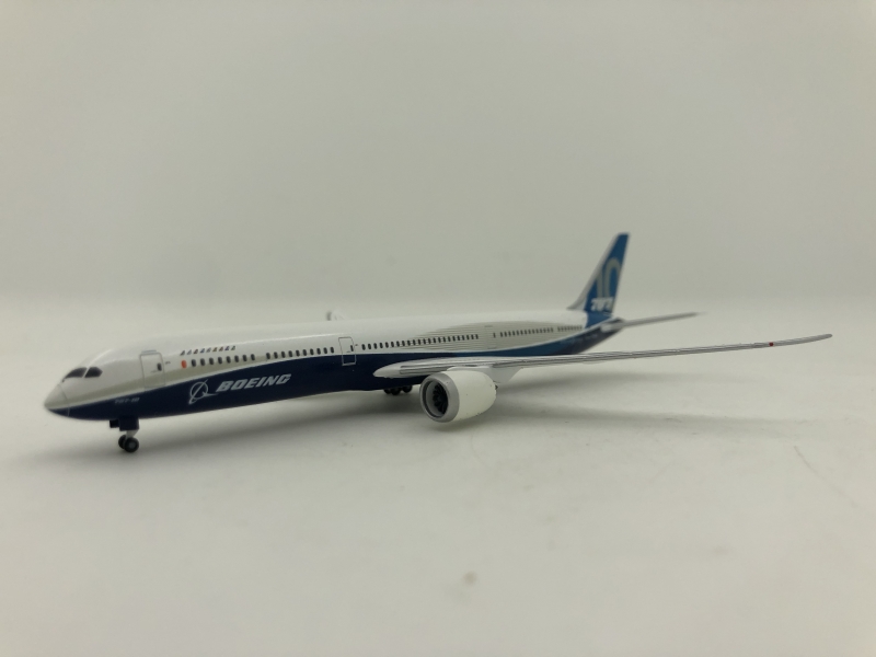 1:500 House Colour B787-10