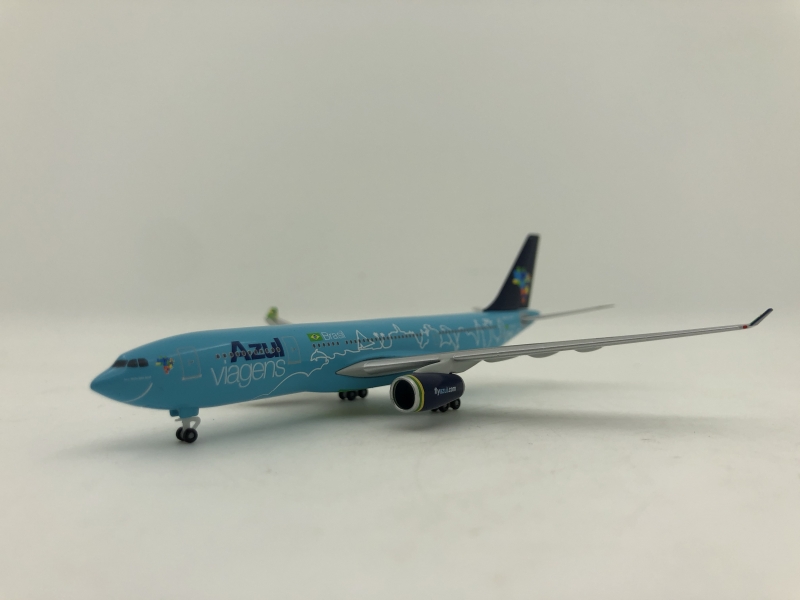 1:500 Azul A330-200