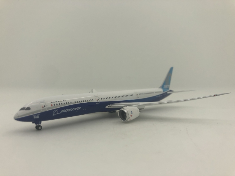 1:400 House Colour B787-10