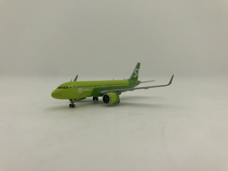 1:400 S7 Airlines A320neo
