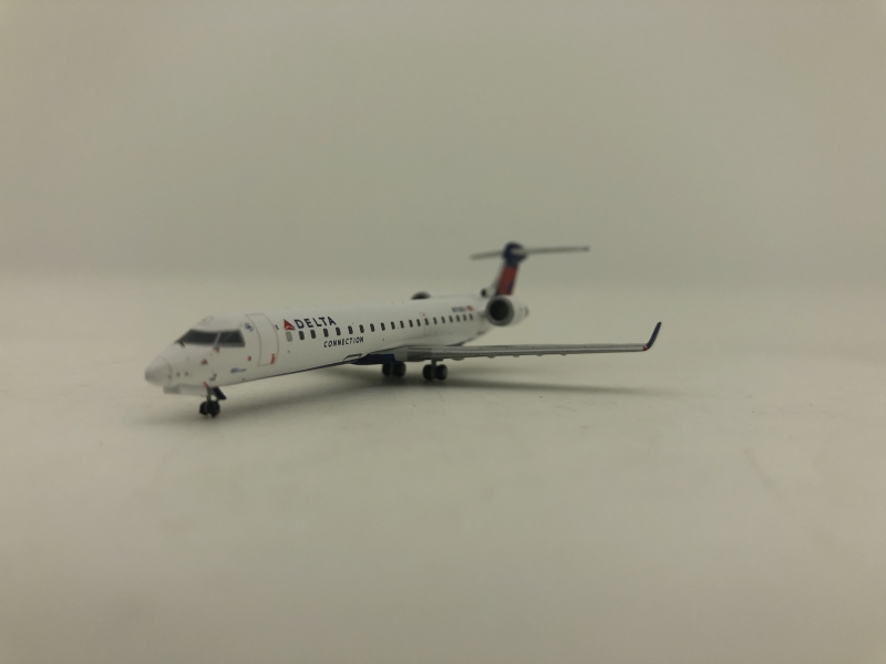1:400 Delta Connection CRJ- ...
