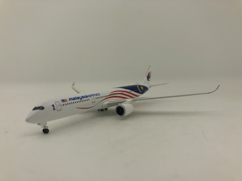 1:500 Malaysia Airlines A35 ...