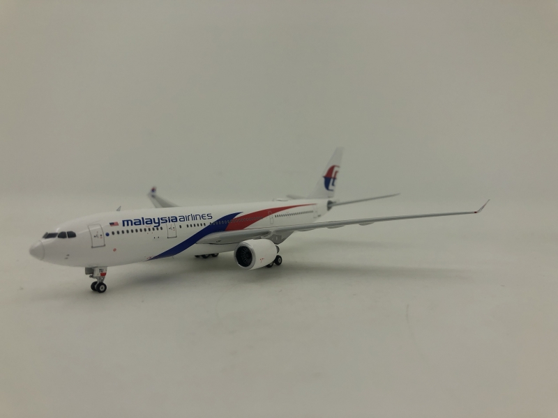 1:400 Malaysia Airlines A33 ...