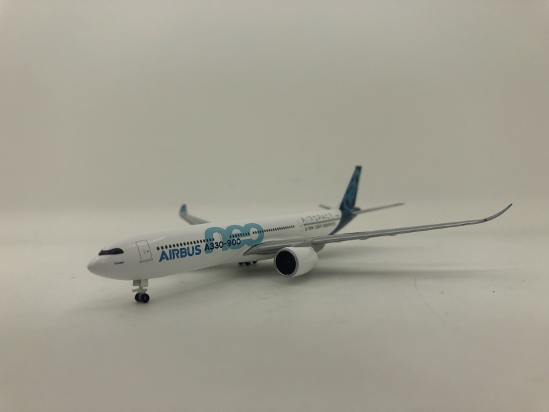 1:500 Airbus A330-900neo