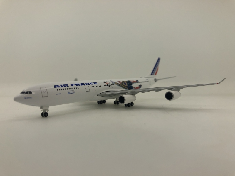 1:500 Air France A340-300