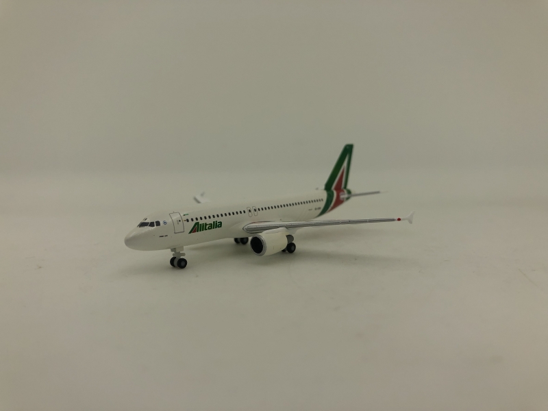 1:500 Alitalia A320