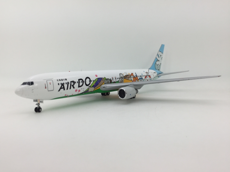 1:200 Air Do B767-300
