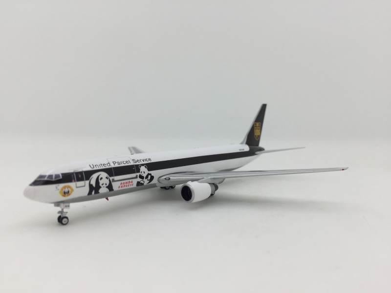 1:400 UPS B767-300ERF