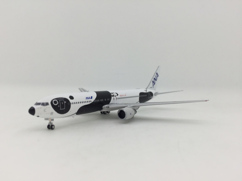 1:400 ANA B767-300ER