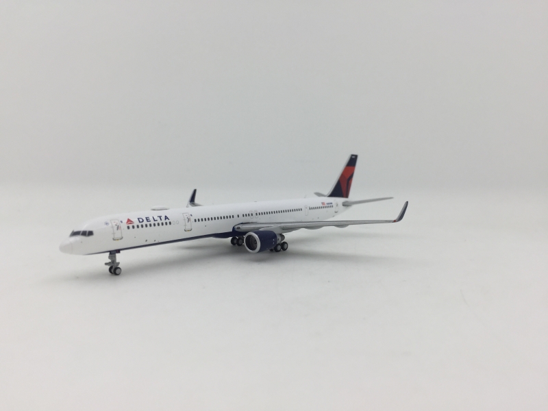1:400 Delta Airlines B757-3 ...