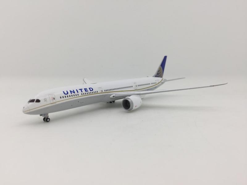 1:400 United Airlines B787- ...