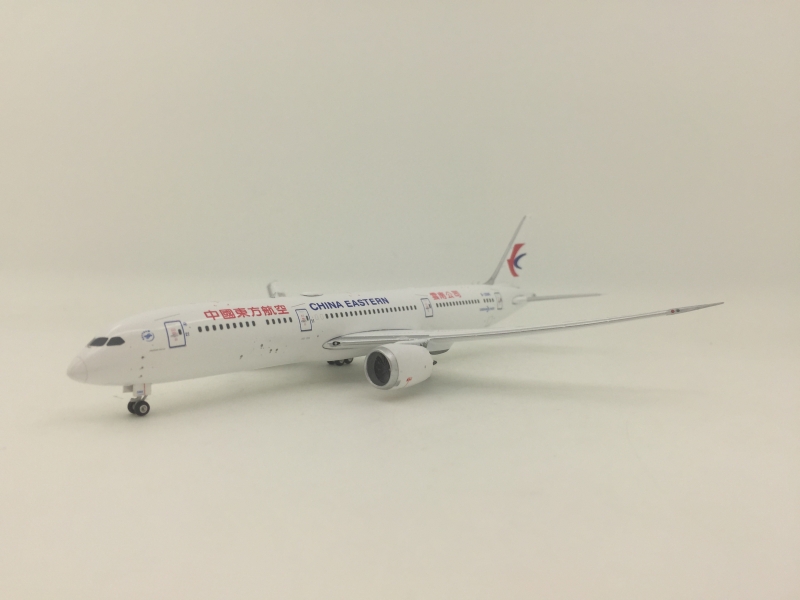 1:400 China Eastern A350-90 ...