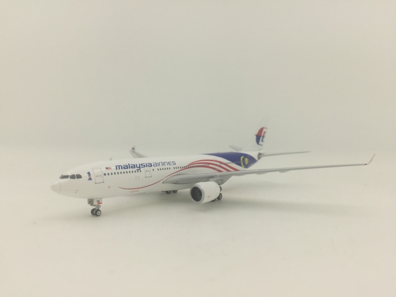 1:400 Malaysia Airlines A33 ...