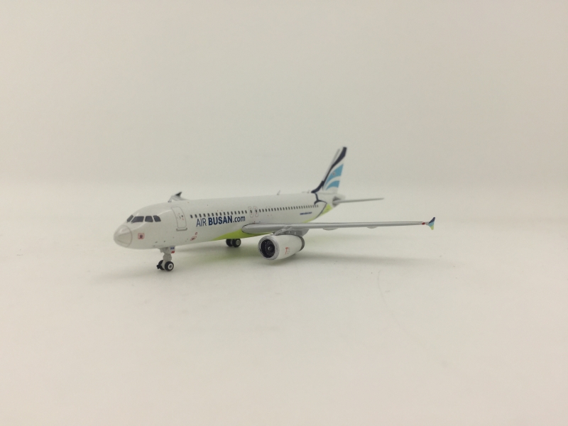 Phoenix 1:400 Air Busan A32 ...