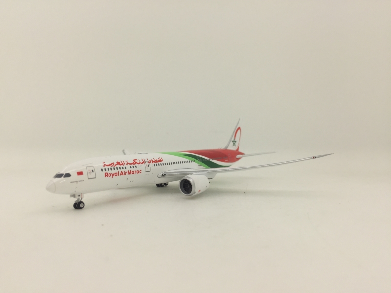 Phoenix 1:400 Royal Air Mar ...