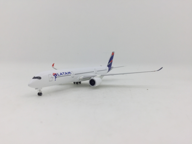 1:500 Latam A350-900