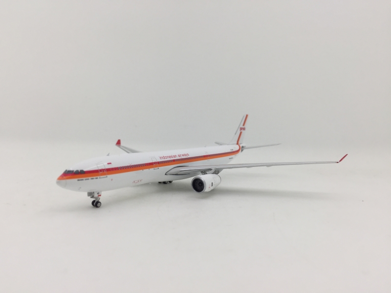Phoenix 1:400 Garuda Indone ...