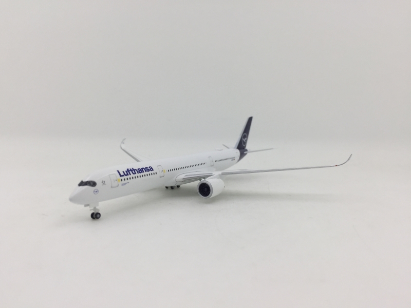 1:500 Lufthansa A350-900