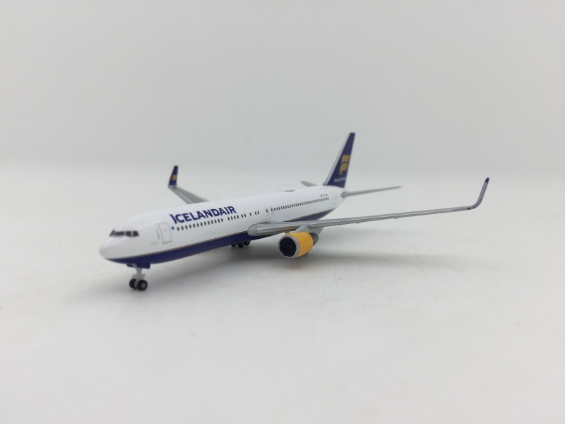 1:500 Iceland Air B767-300
