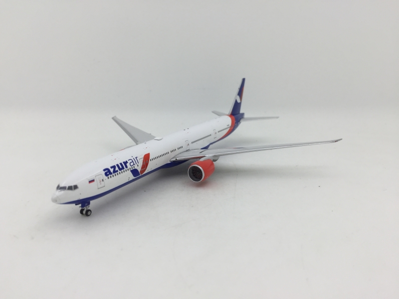 1:400 Azur Air B777-300ER