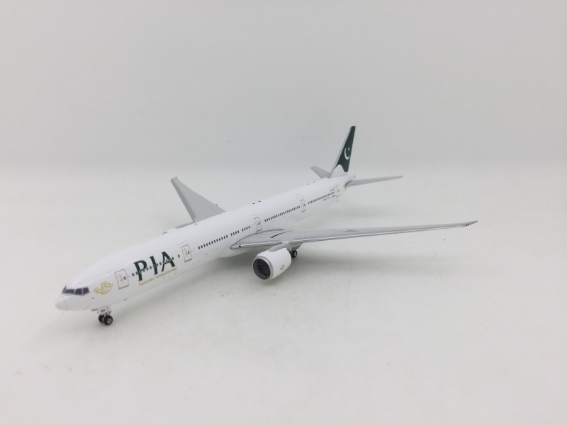 1:400 PIA B777-300ER