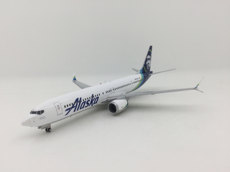 1:200 Alaska Airlines B737  ...