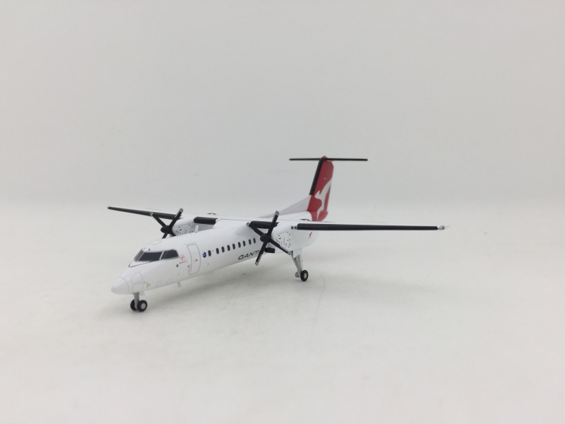 1:200 Qantas Link Dash 8-30 ...