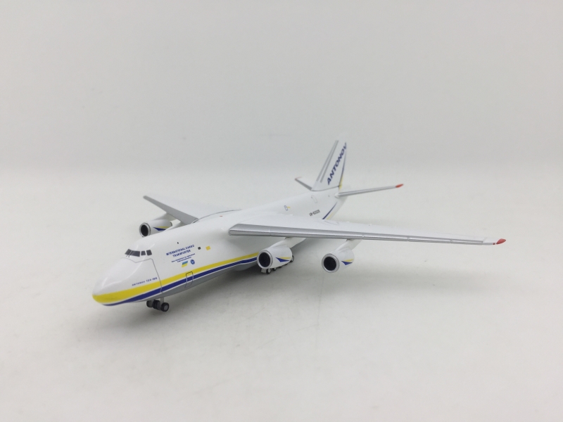 1:500 Antonov Airlines Anto ...