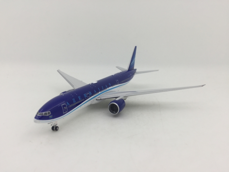 1:400 Azerbaijan Airlines B ...