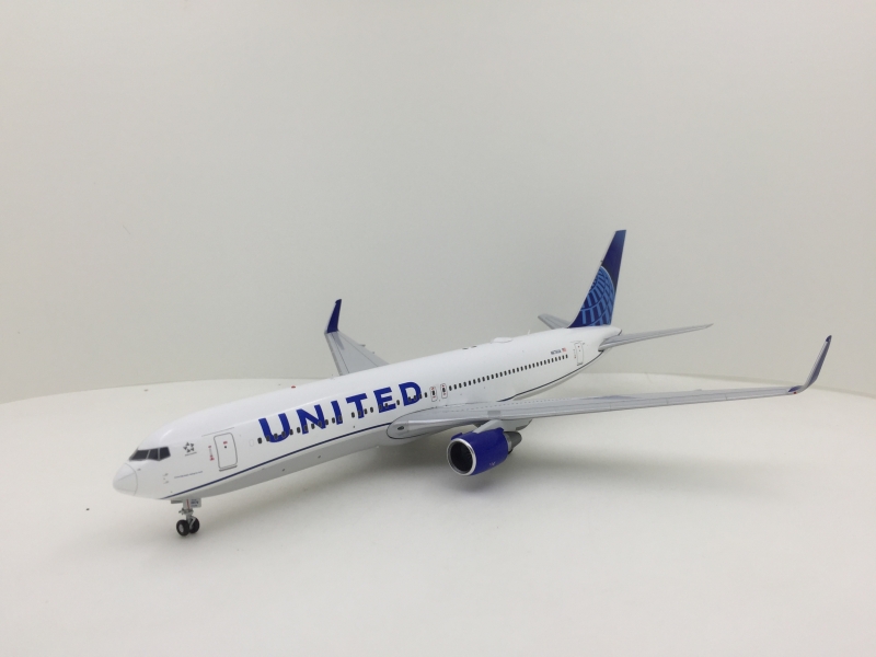 1:200 United 767-300ER (New ...